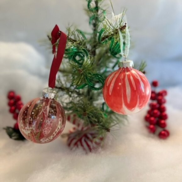 Unique Hand Painted & Sealed Christmas ornaments, plastic SET of 4 - Picture 2 of 3